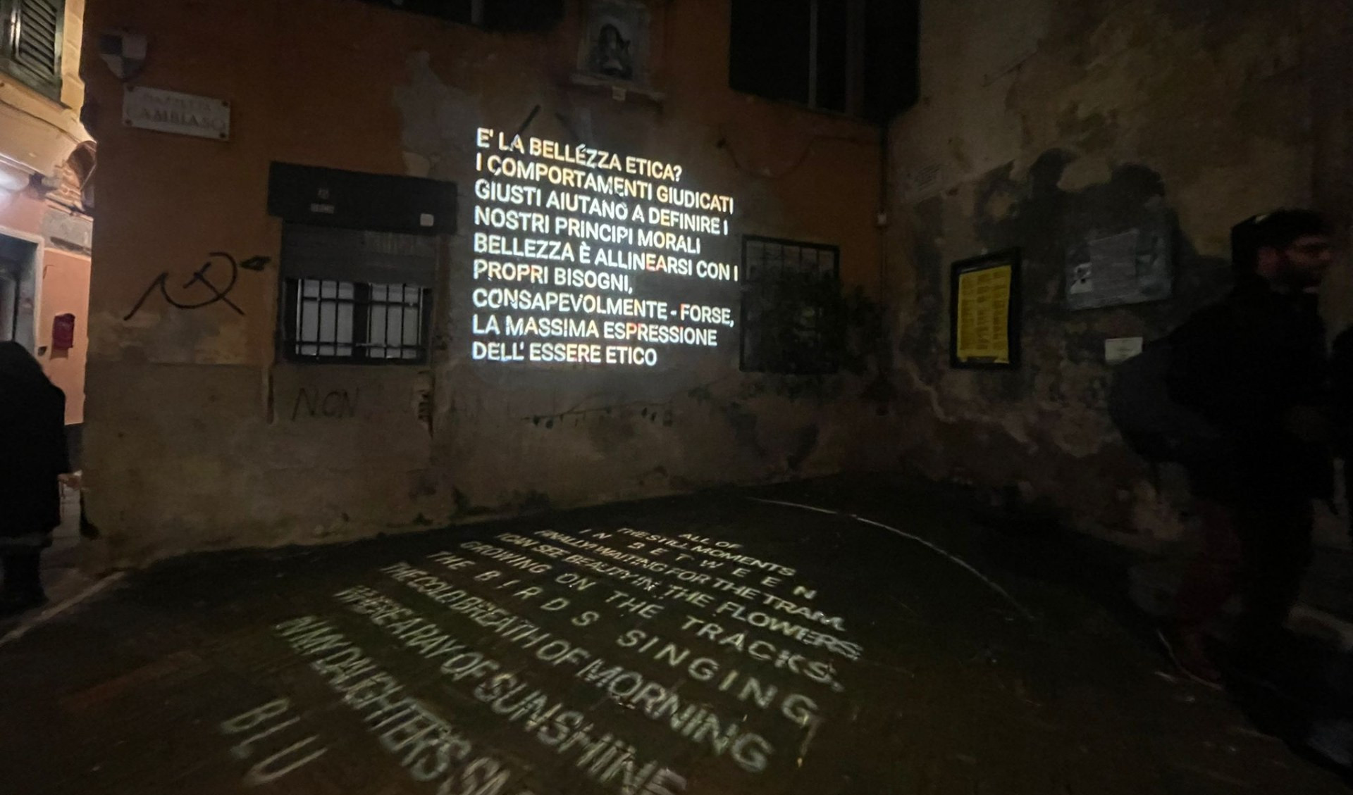 Genova, si illuminano due nuove piazze in Centro Storico