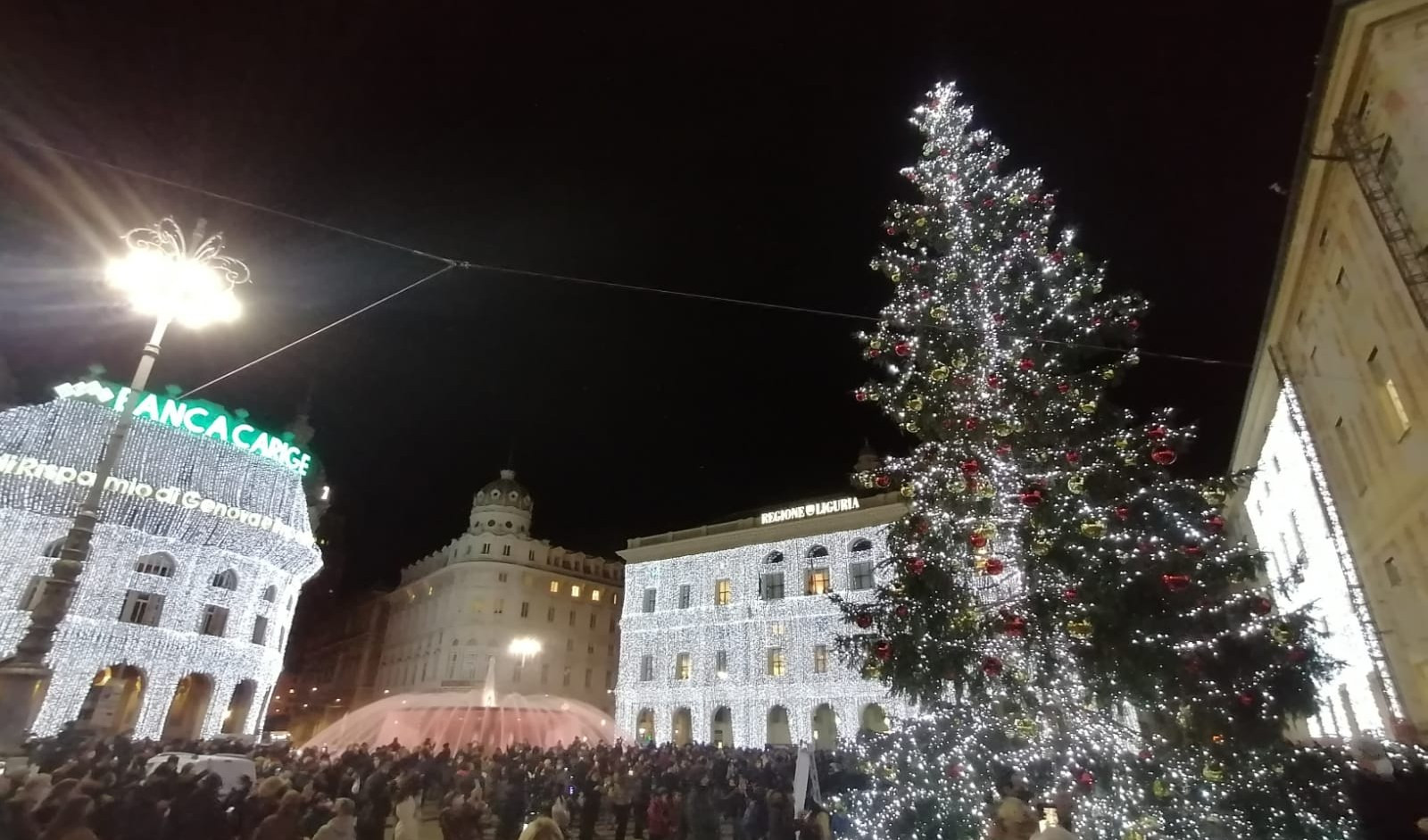Luci di Natale, Genova e Porto Venere regine