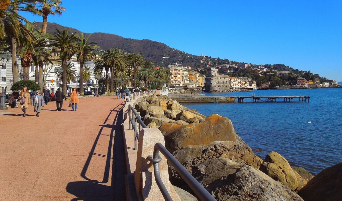 Spettacolo a Rapallo per inaugurare la nuova spiaggia del lungomare