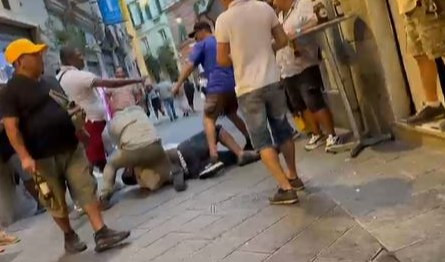 Genova, risse fra pusher: alta tensione nei vicoli della Maddalena