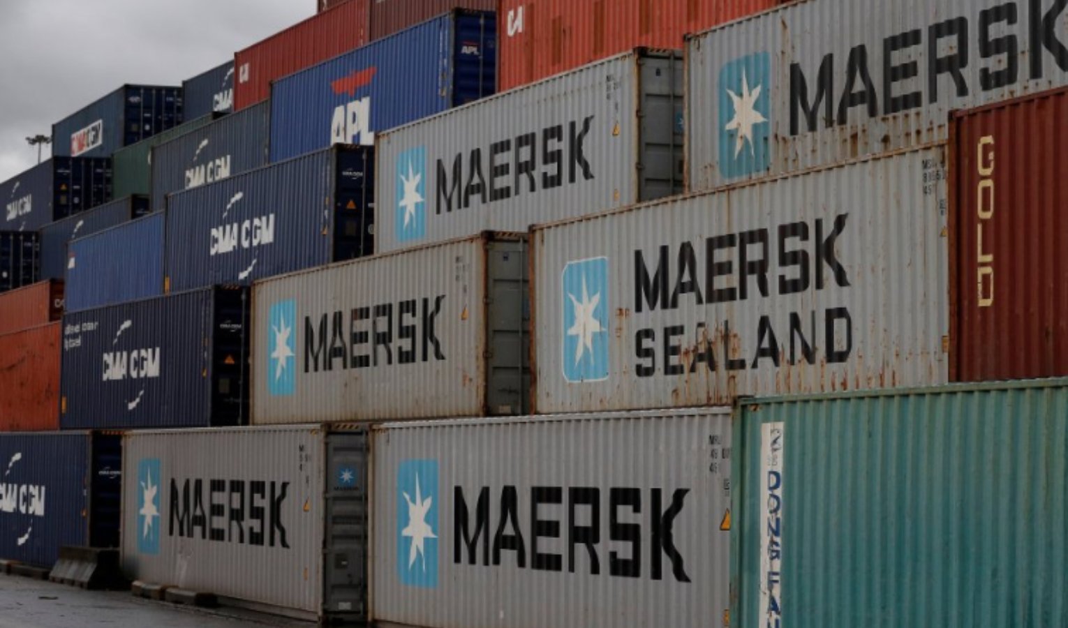Quattro lavoratori della Maersk licenziati, i sindacati fanno scattare lo sciopero