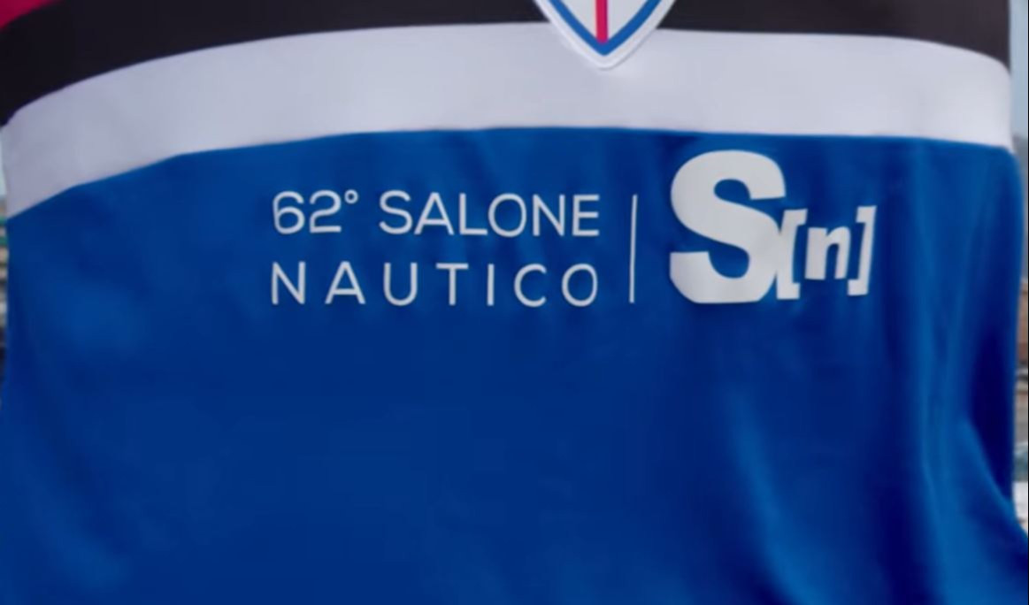 Il logo del Salone Nautico sulla maglia della Samp per la partita contro il Milan