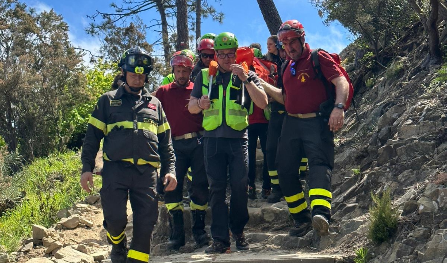 Monterosso, malore per turista: in elicottero al Sant'Andrea 