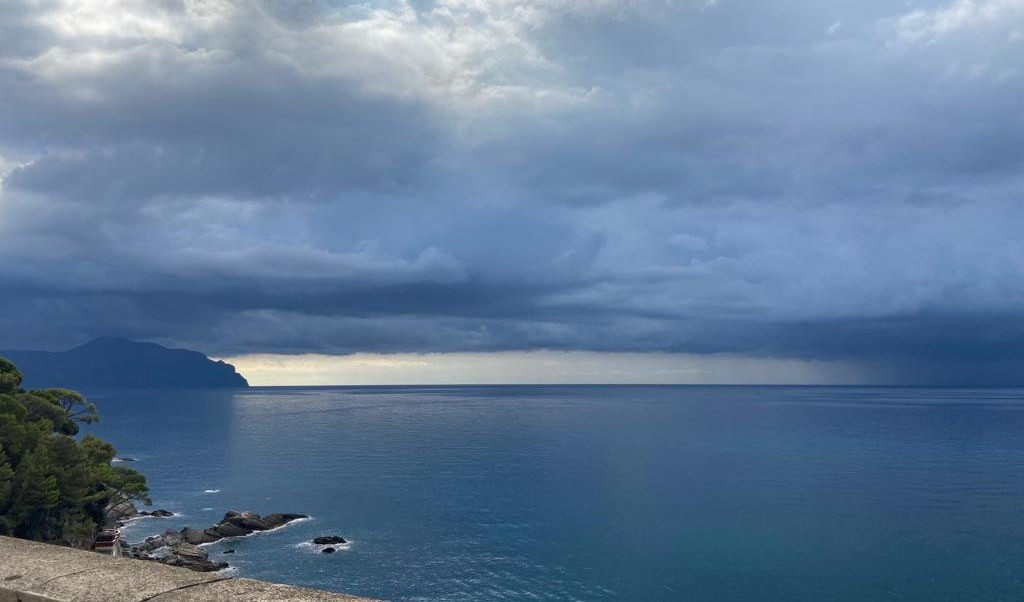 Meteo in Liguria, giornata di nuvole e pioggia