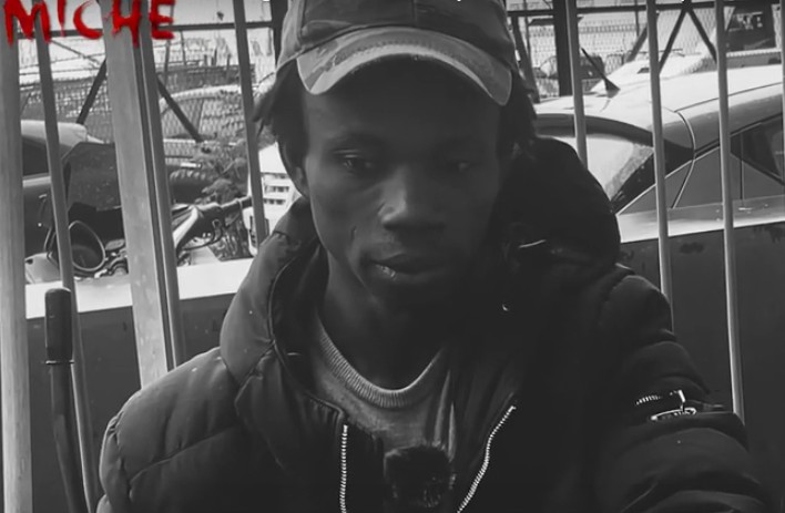 Offerte di lavoro e solidarietà a Mamadou, il senzatetto che 