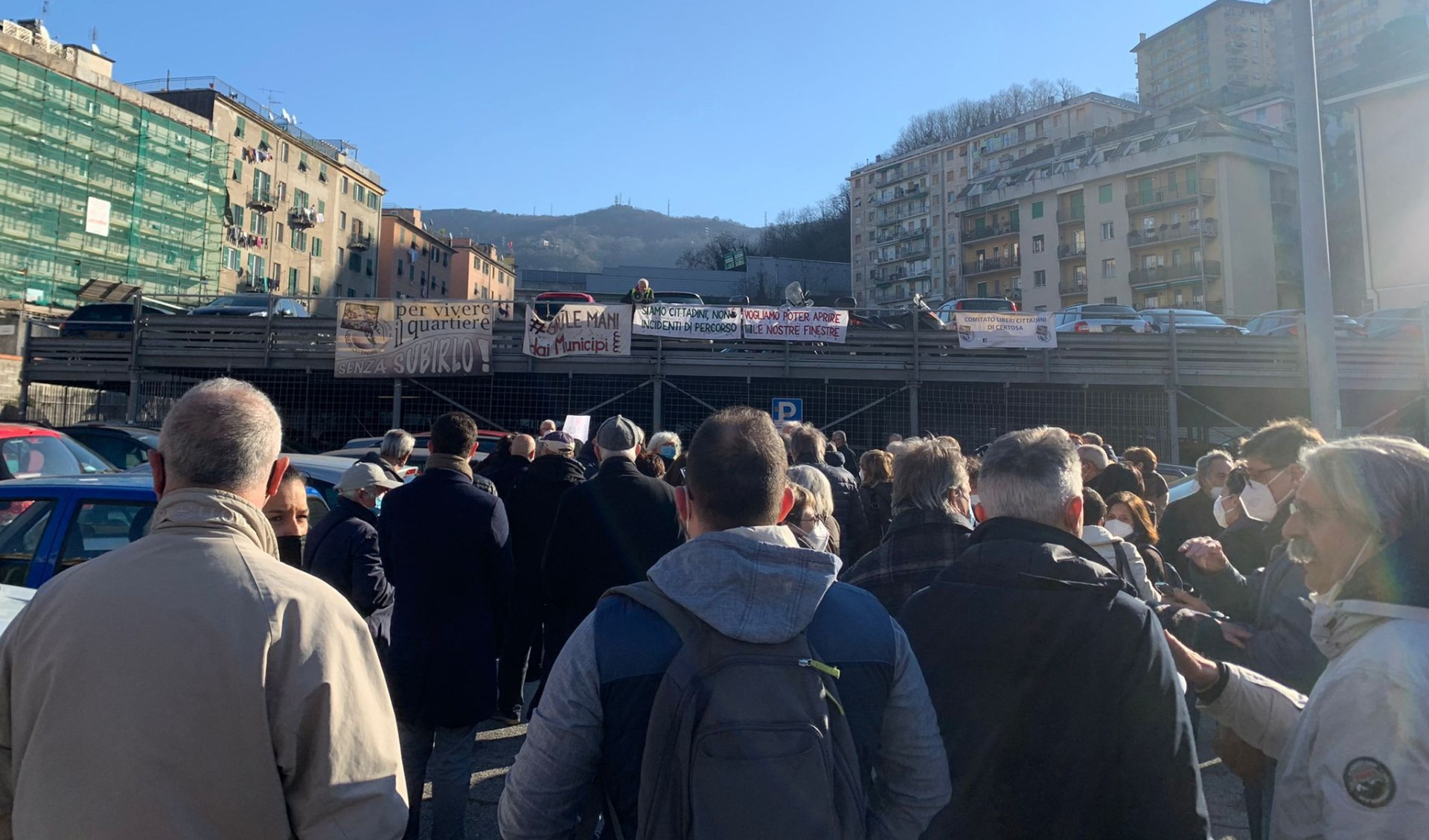 Genova, manifestazione nel quartiere di Certosa: disagi al traffico