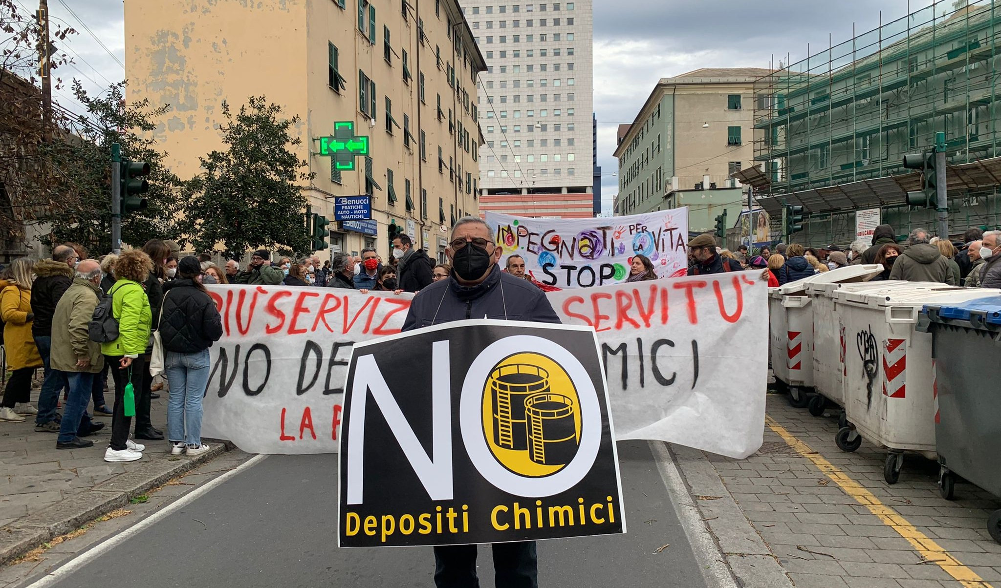 Depositi chimici, a Sampierdarena ancora in piazza per dire no. Tra poco l'audizione alla Camera