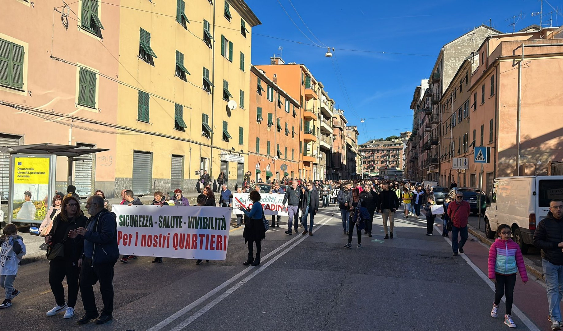 Genova, Sampierdarena torna in piazza per il no ai depositi chimici a Ponte Somalia