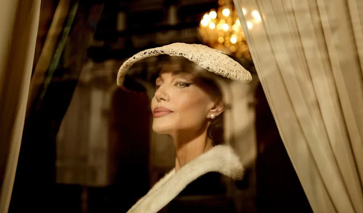 Angelina Jolie nei panni di Maria Callas