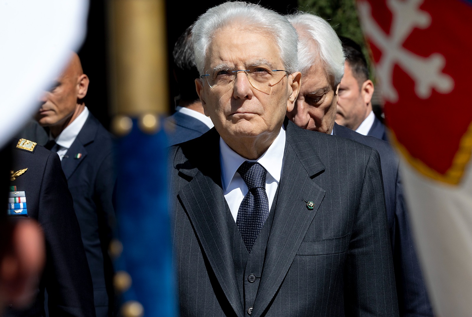 Il presidente della Repubblica Sergio Mattarella Il presidente della Repubblica Mattarella parla a microfono