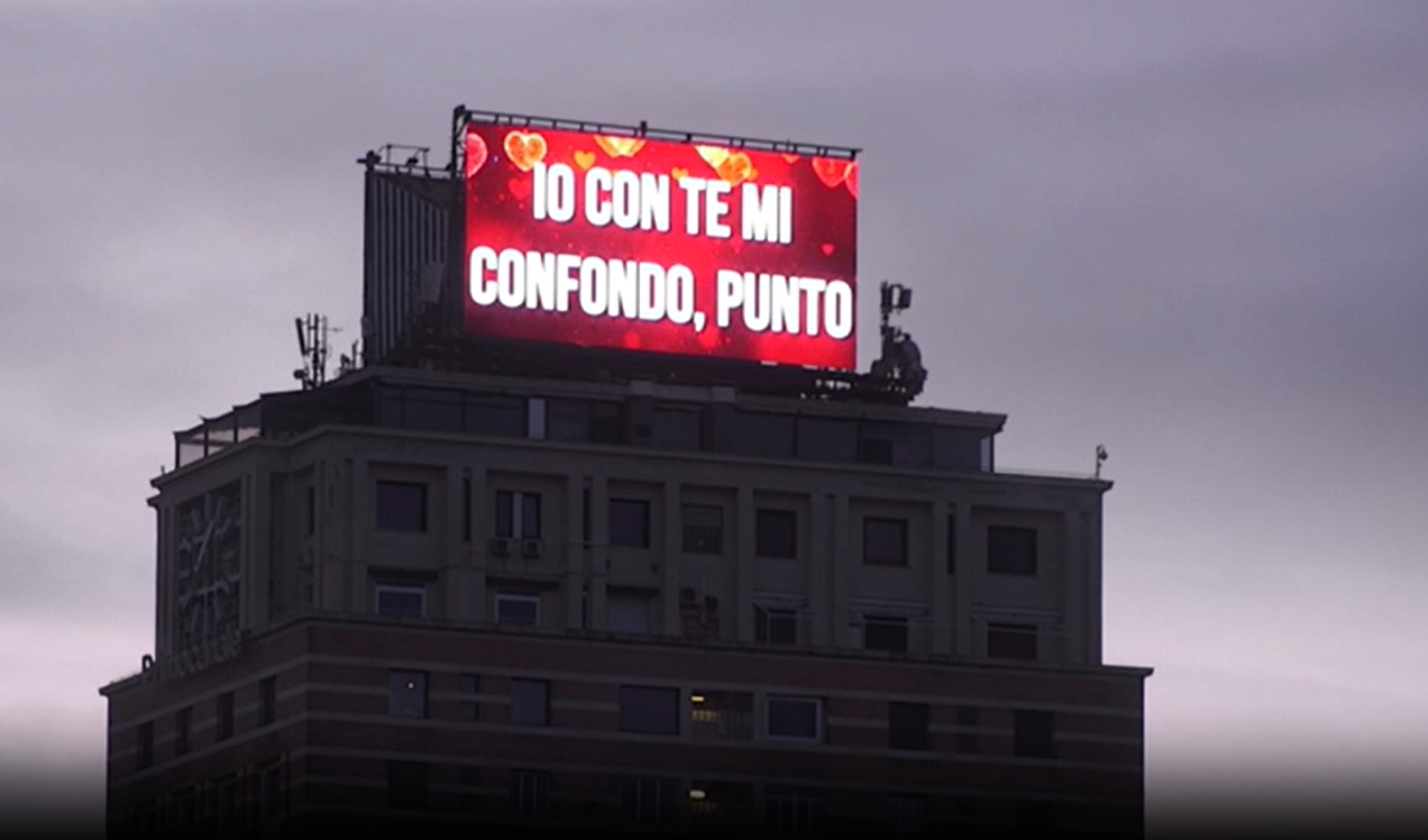 San Valentino, i vostri messaggi d'amore sul maxi schermo di Primocanale