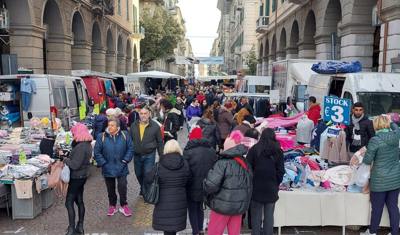 Savona, sequestrati circa 3 mila articoli tra giocattoli e prodotti elettronici