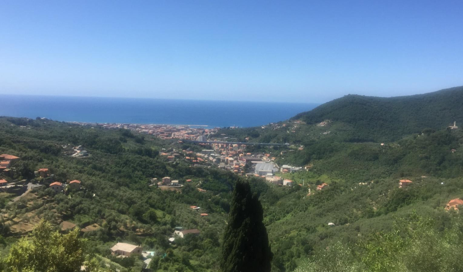 Meteo in Liguria, cielo sereno e massime in aumento