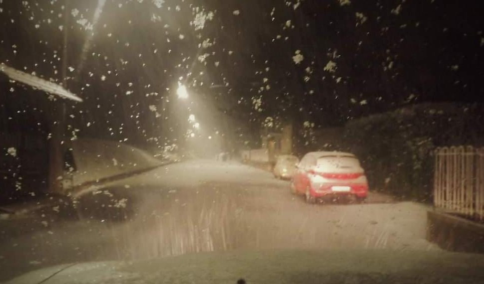 Freddo, vento e pioggia sulla Liguria, neve nell'entroterra di Ponente