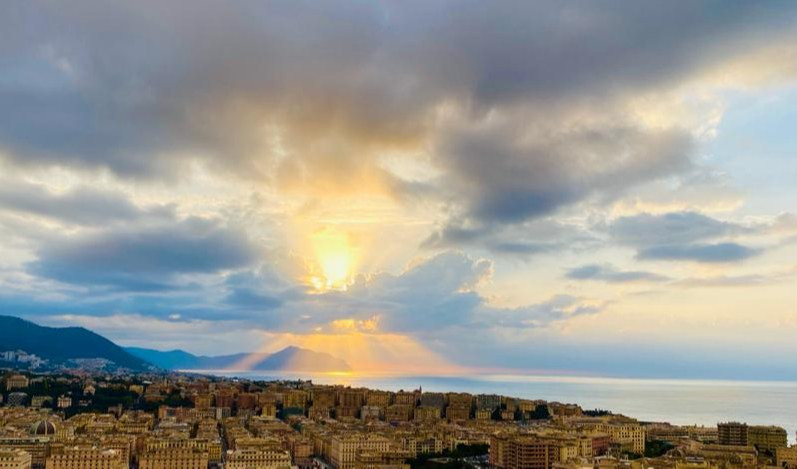 Meteo in Liguria, nuvole e tempo instabile