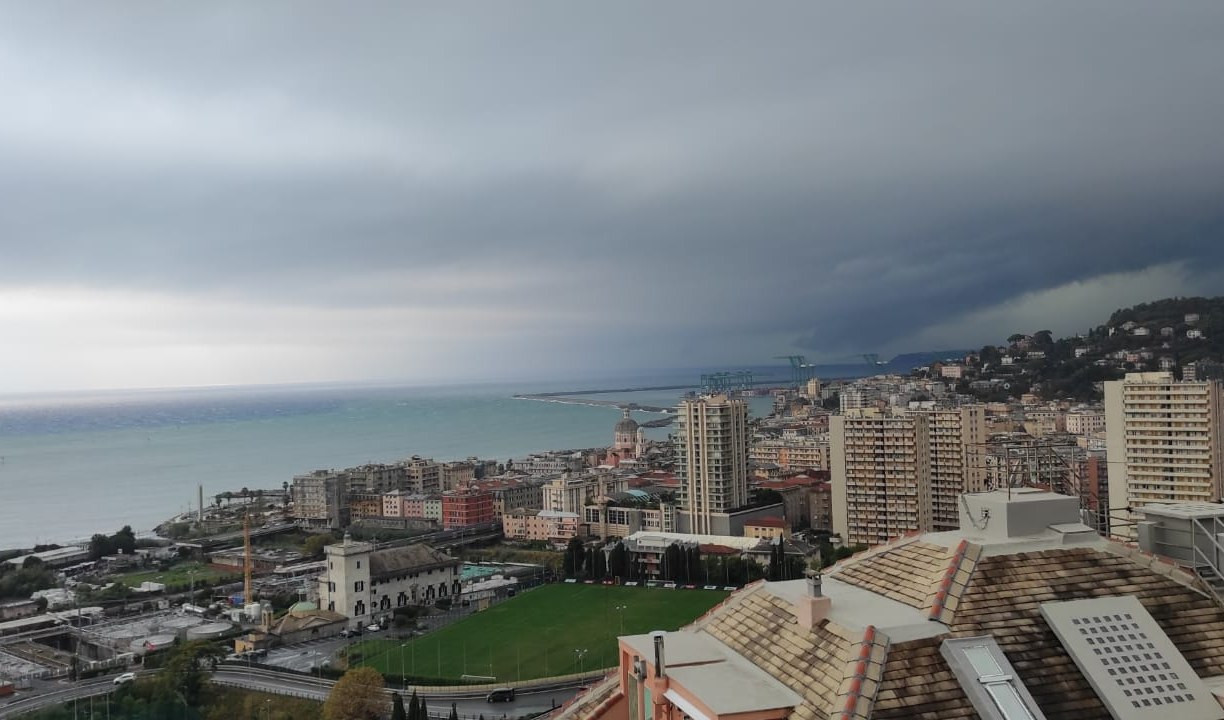 Meteo, nuvole e qualche piovasco sulla Liguria