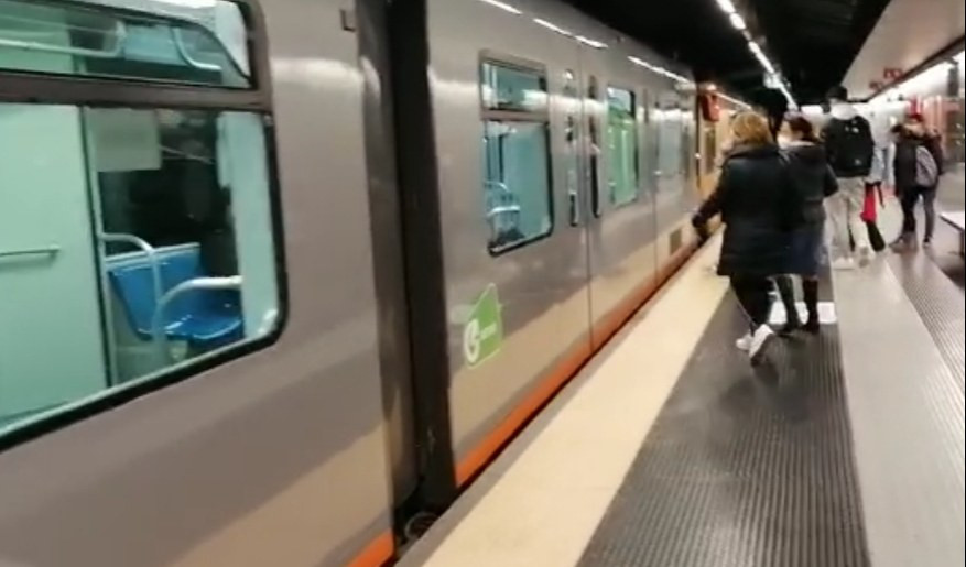 Genova, cane fugge in metrò: straziato da un treno