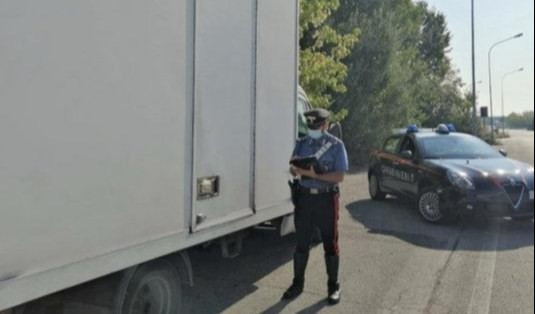 Ceriale, avvistati migranti in autostrada