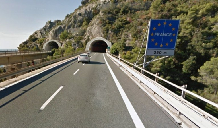 Ventimiglia, migranti avvistati nella notte in autostrada