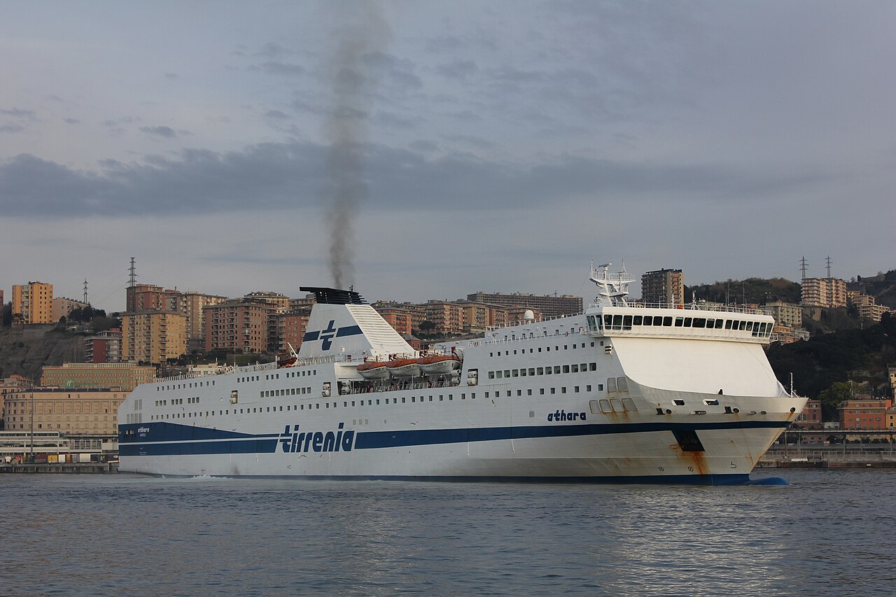 Genova, sequestrati tre traghetti della Tirrenia