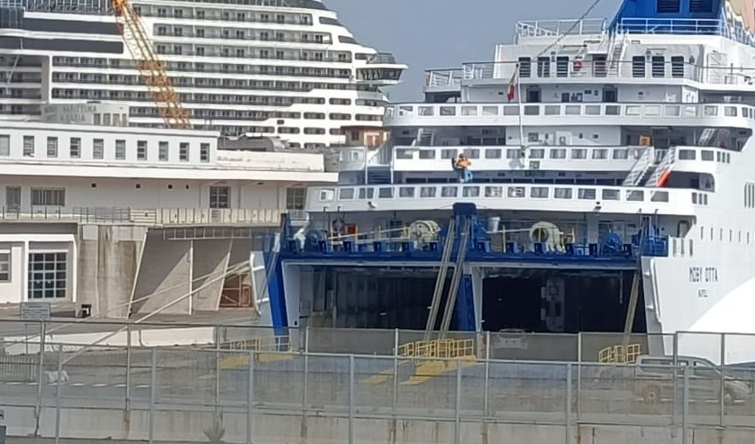 Giallo in porto, marittimo scompare sul traghetto da Genova a Olbia