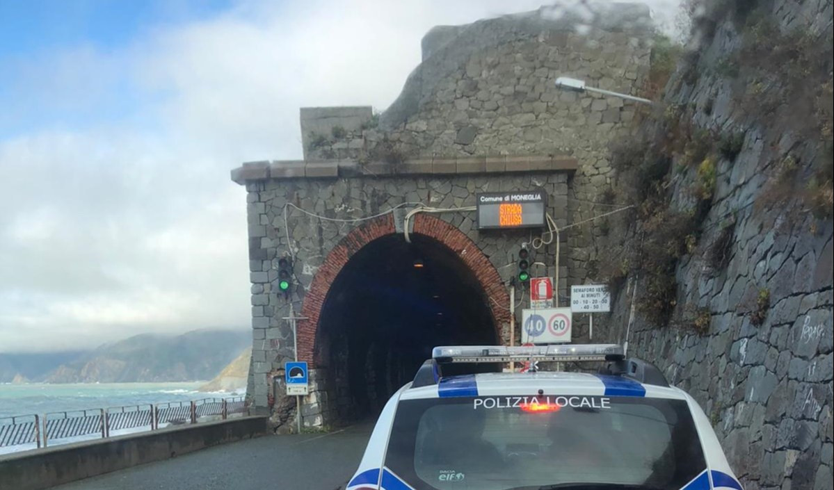 Moneglia, continuano le ricerche del rocciatore morto in mare: ritrovata l'imbragatura