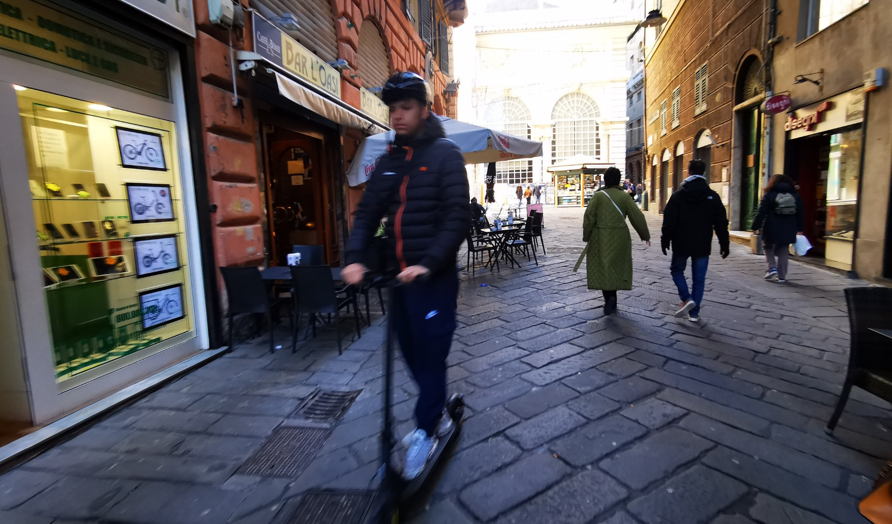 Sul monopattino senza casco e le altre cose da non fare per il Codice della strada