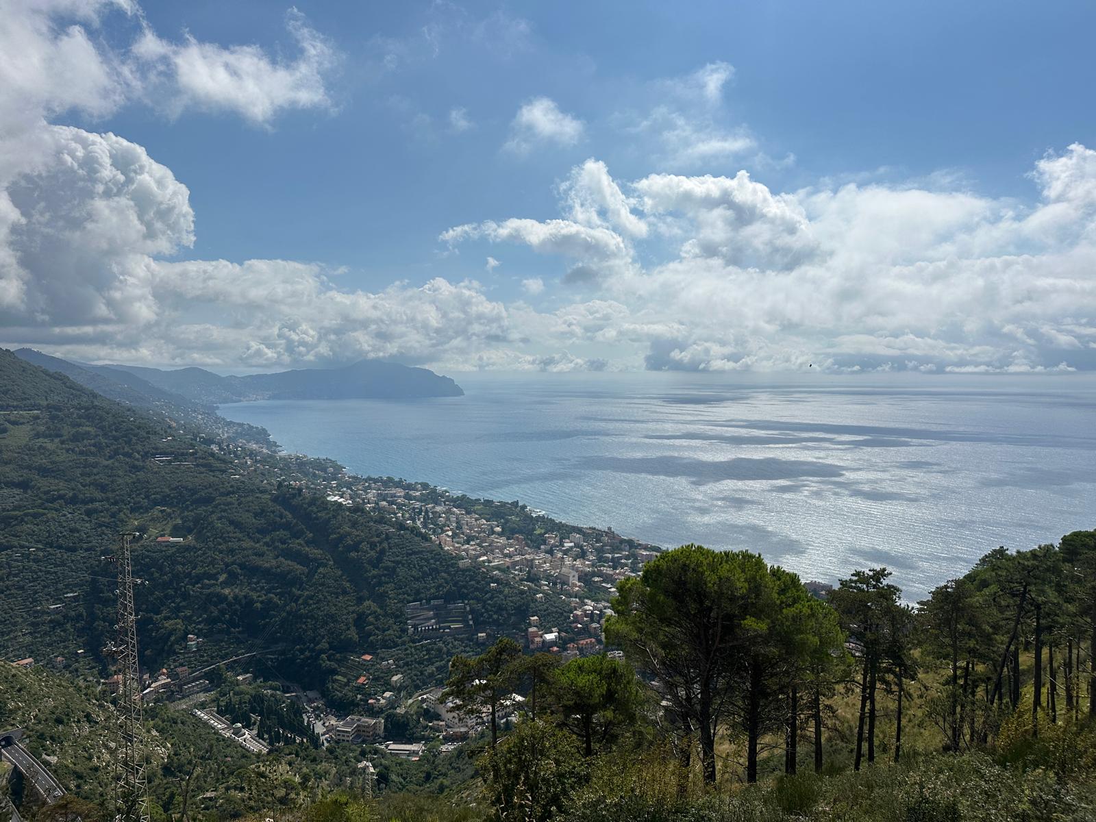 I sentieri vista mare di monte Moro e la storia dei bunker in 