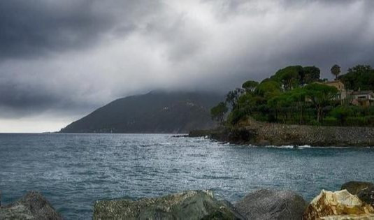 Maltempo sulla Liguria, allerta gialla sul centro-Levante prolungata fino alle 18