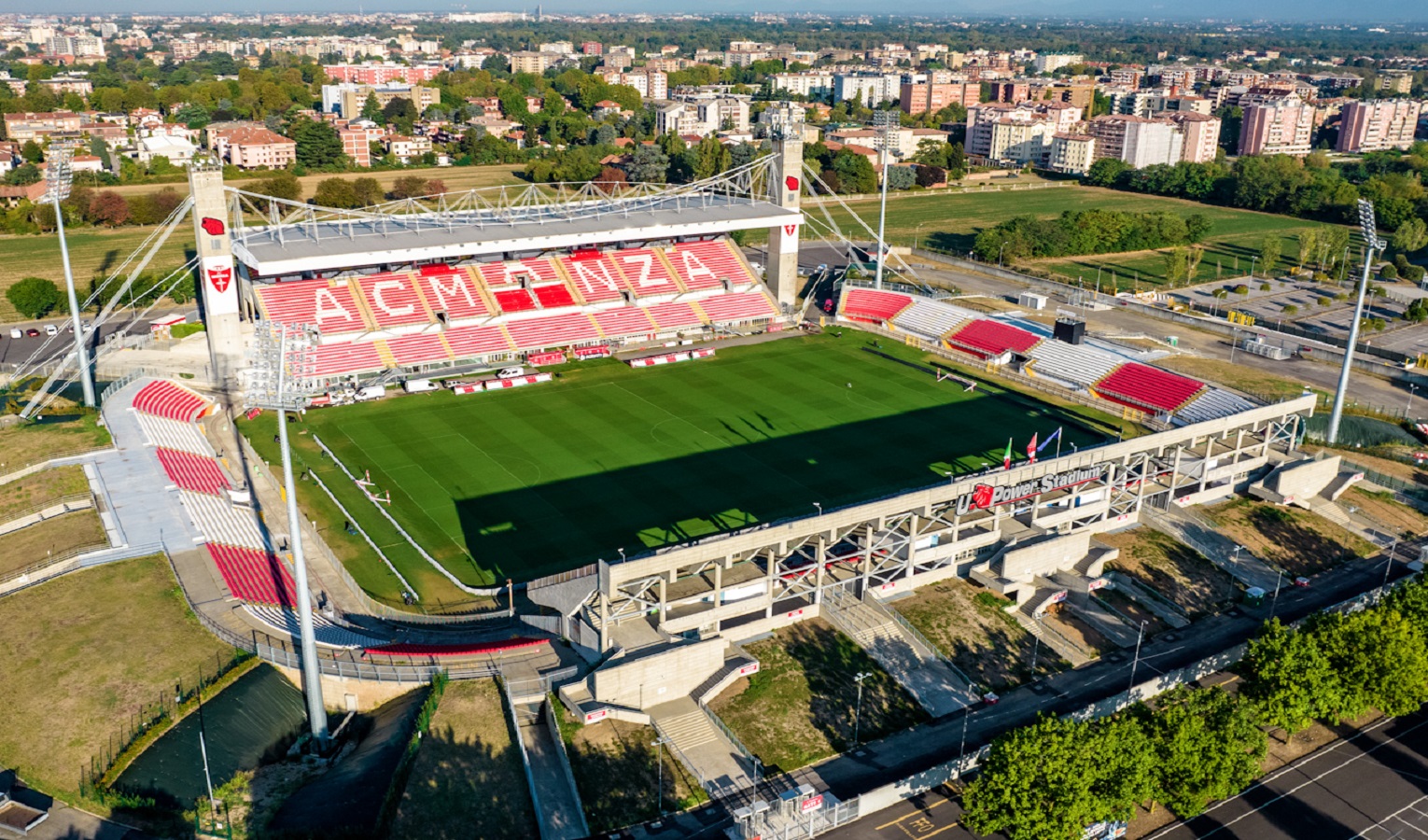 Uno stadio visto dall'altro