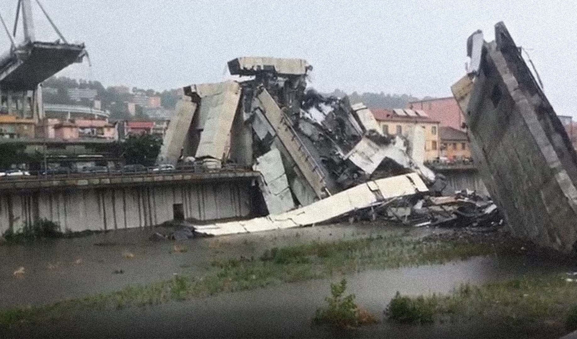 il ponte morandi crollato a genova