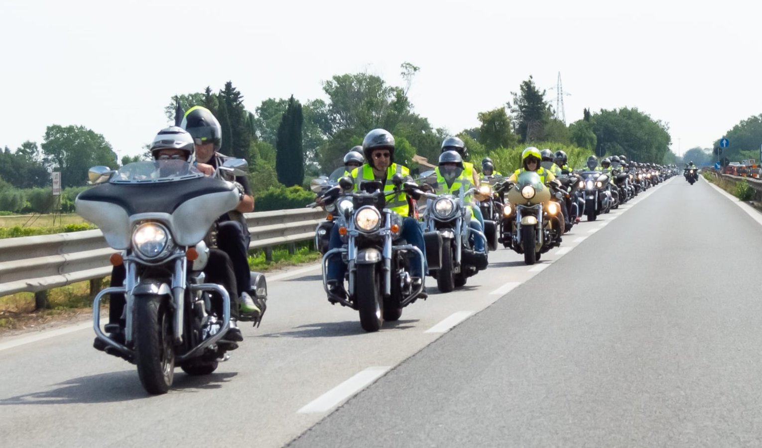 Moto protagoniste a Genova, in città 400 bikers di uno dei più grandi motoclub d'Italia