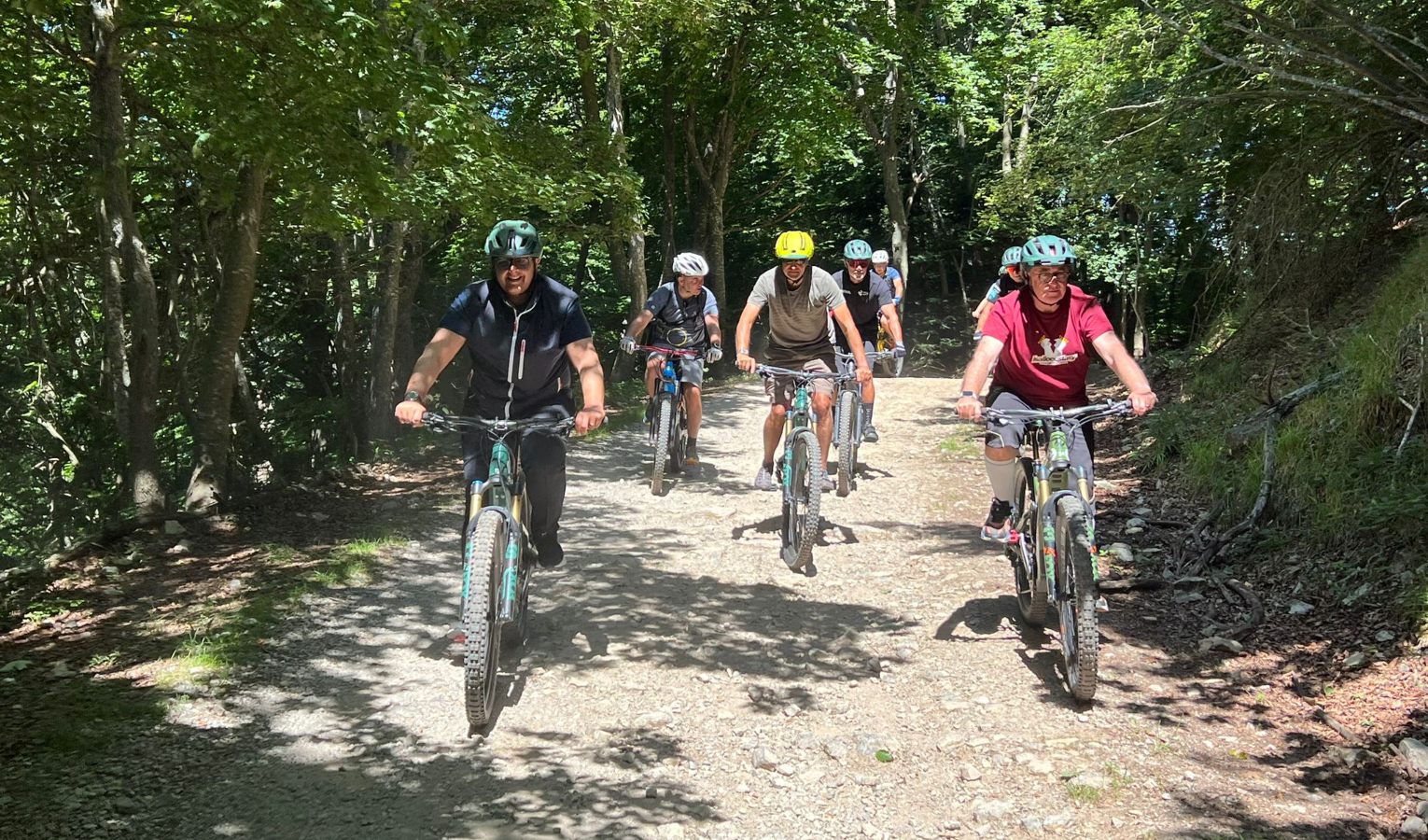 Toti in mountain bike promuove outdoor nel finalese 