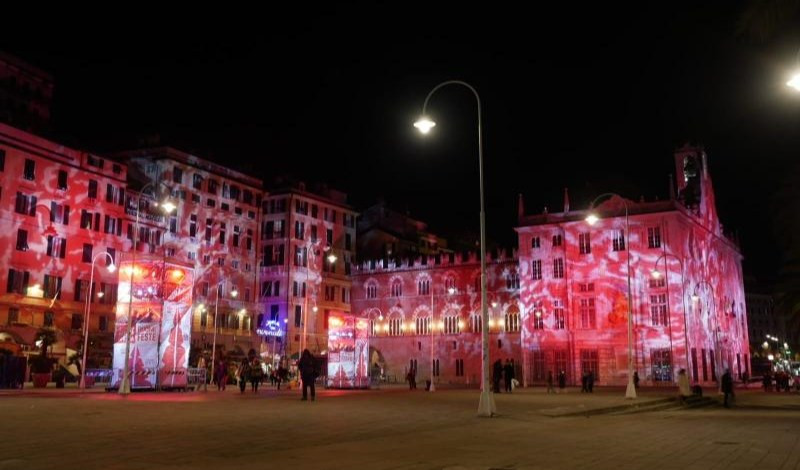 Natale a Genova: luci a Caricamento, lunedì a Sampierdarena