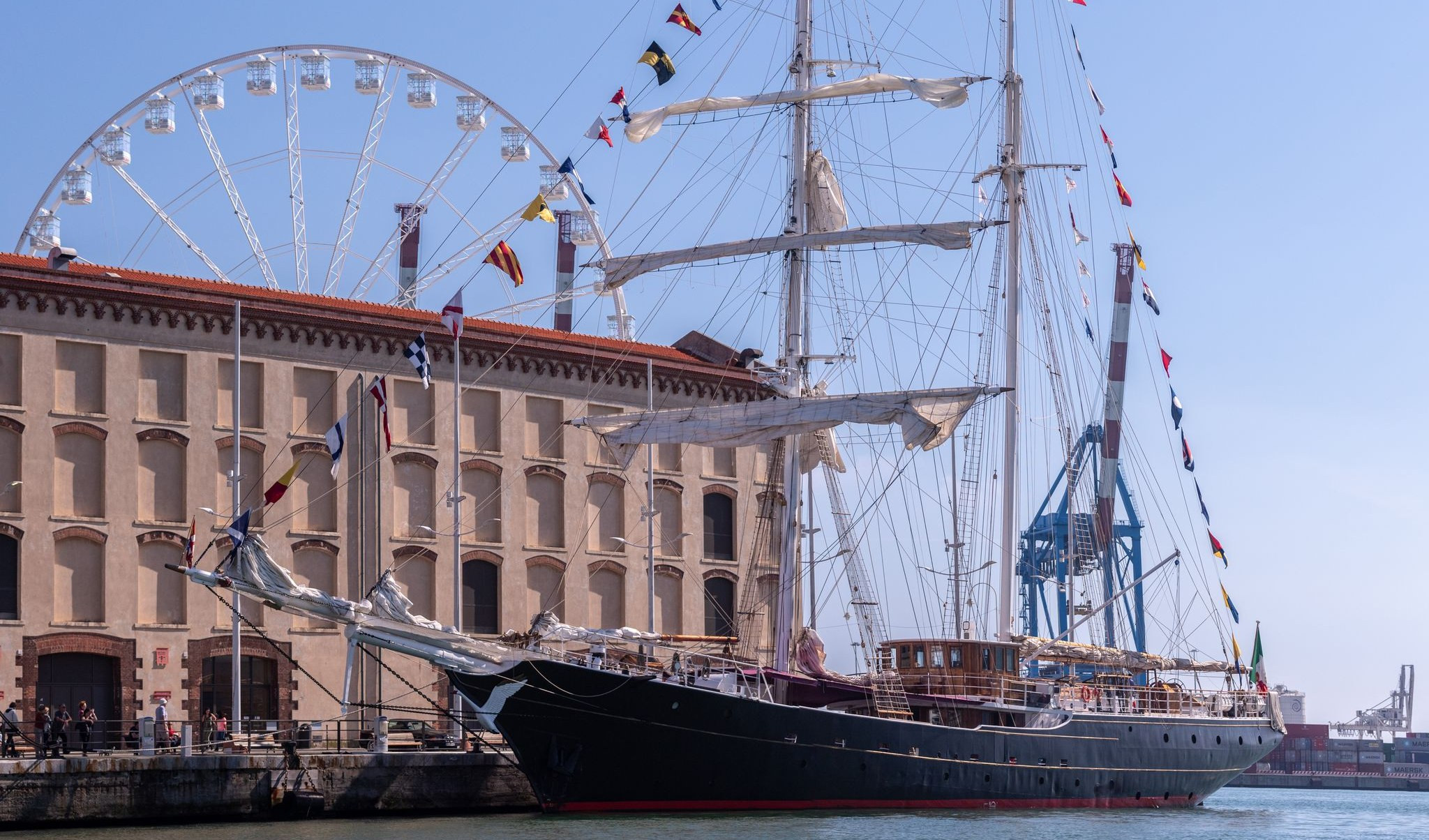 Sabato al Porto Antico il brigantino a vela Nave Italia
