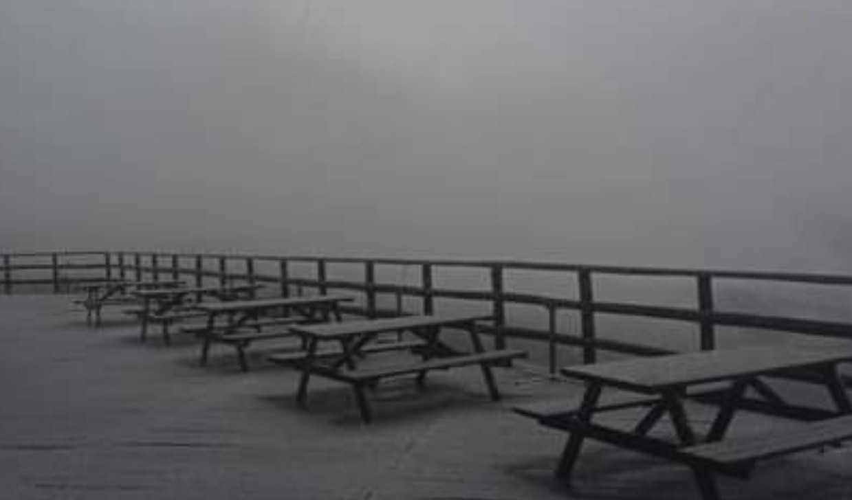 Allerta meteo, grandine in città e neve sulle alture in Liguria