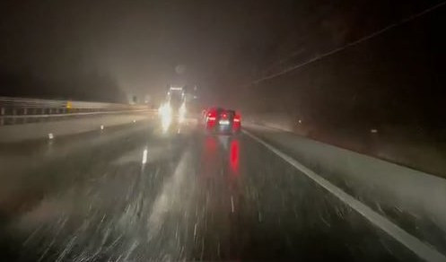 Maltempo e autostrade, neve e code in A26