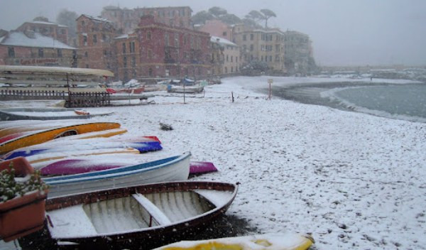 neve sulle alture di genova