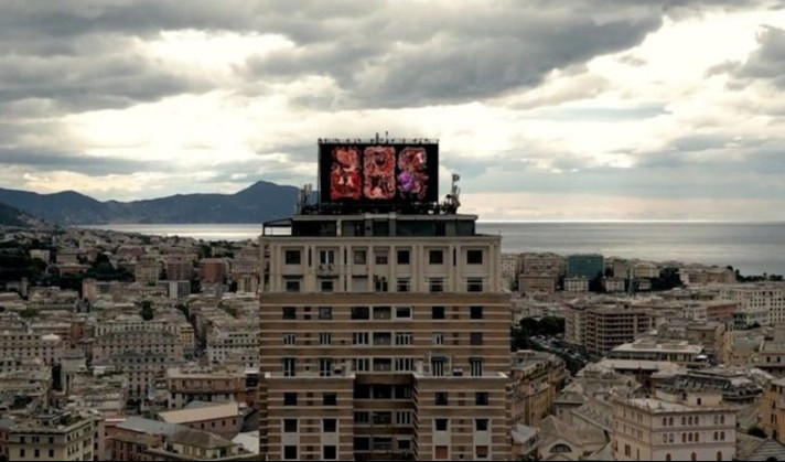 La cima del grattacielo Piacentini a Genova
