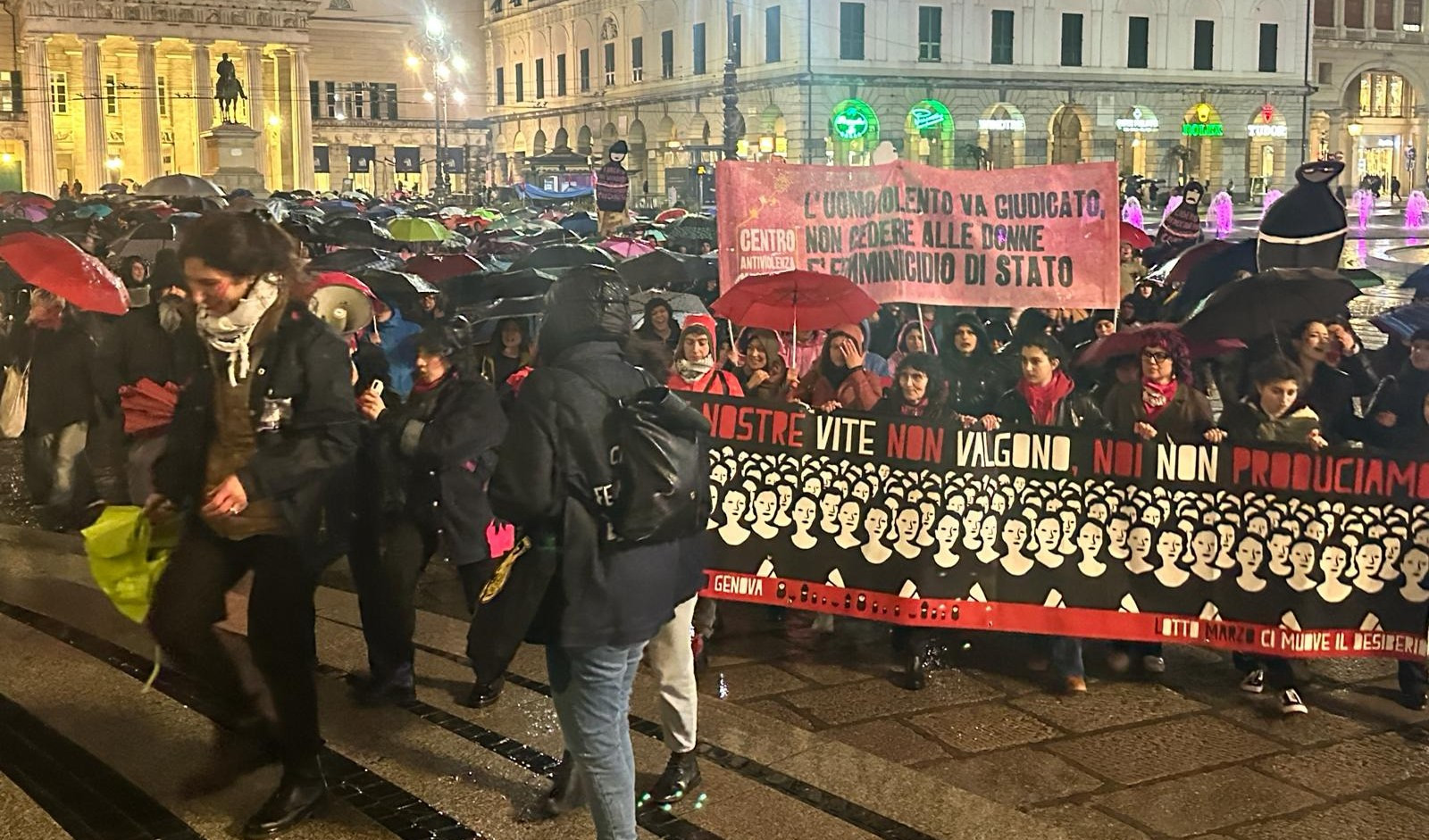Genova, 800 persone al corteo transfemminista di Non una di meno