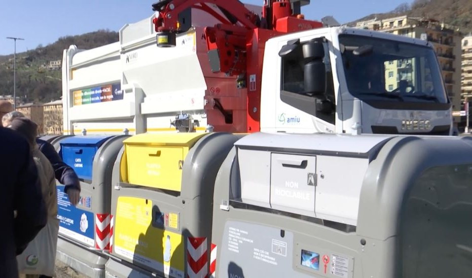 Quanto si pagherà a Genova di Tari Camion e bidoni spazzatura