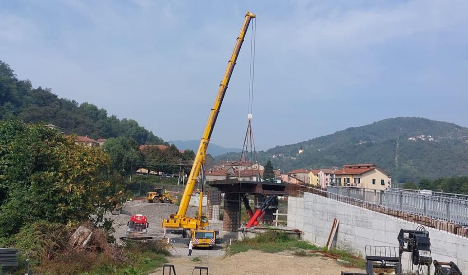 Varata prima parte del nuovo impalcato del ponte di Ronco Scrivia