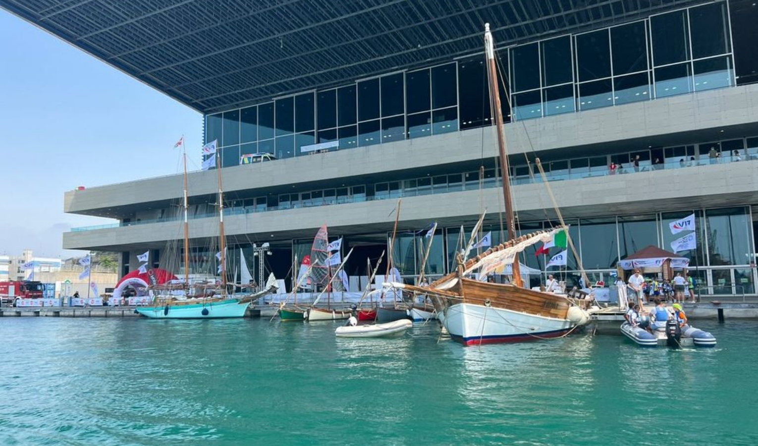 The Ocean Race, giri gratuiti in barca per fotografare Genova da una prospettiva diversa