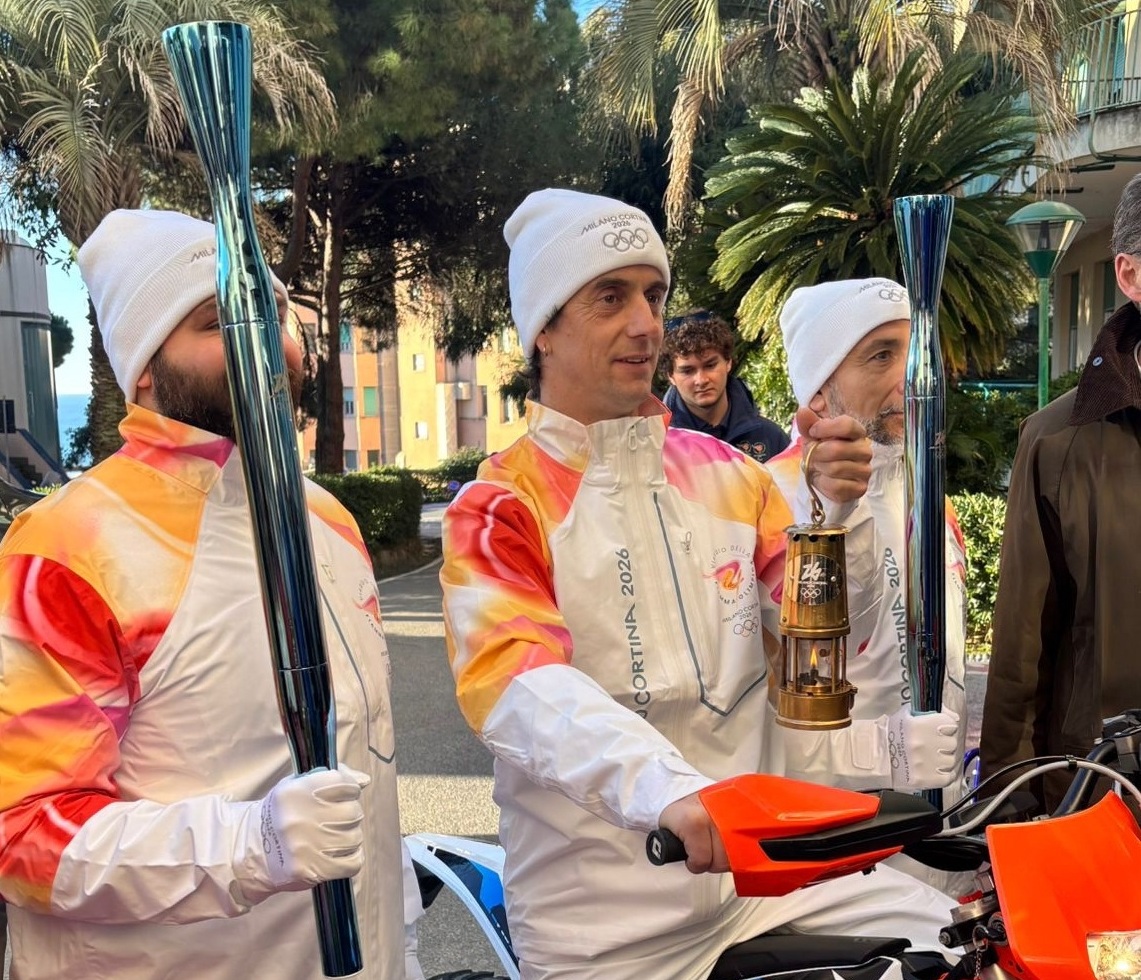 Milano-Cortina 2026, il Gaslini è il primo ospedale italiano a ospitare la fiamma Olimpica