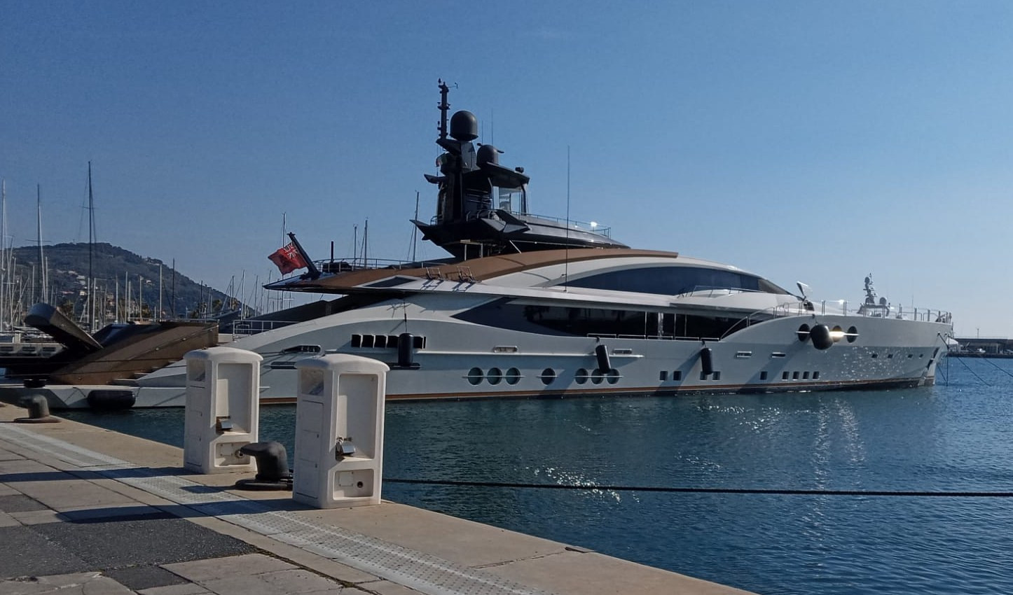 Imperia, occhi puntati sul mega yacht dell'oligarca russo