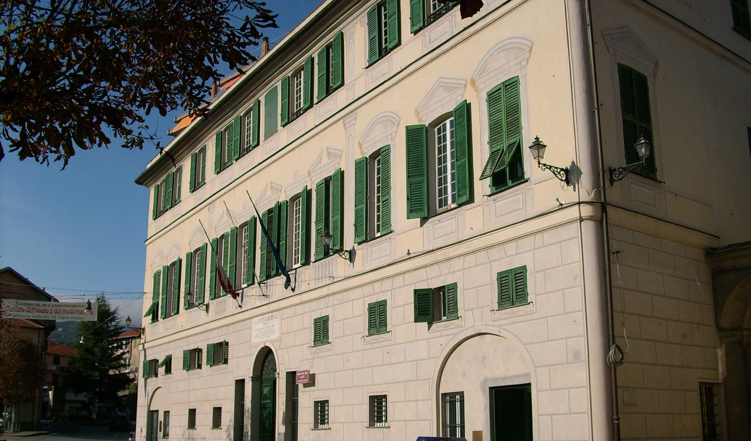 Campomorone: Sedia Rossa e giardino al valore delle donne