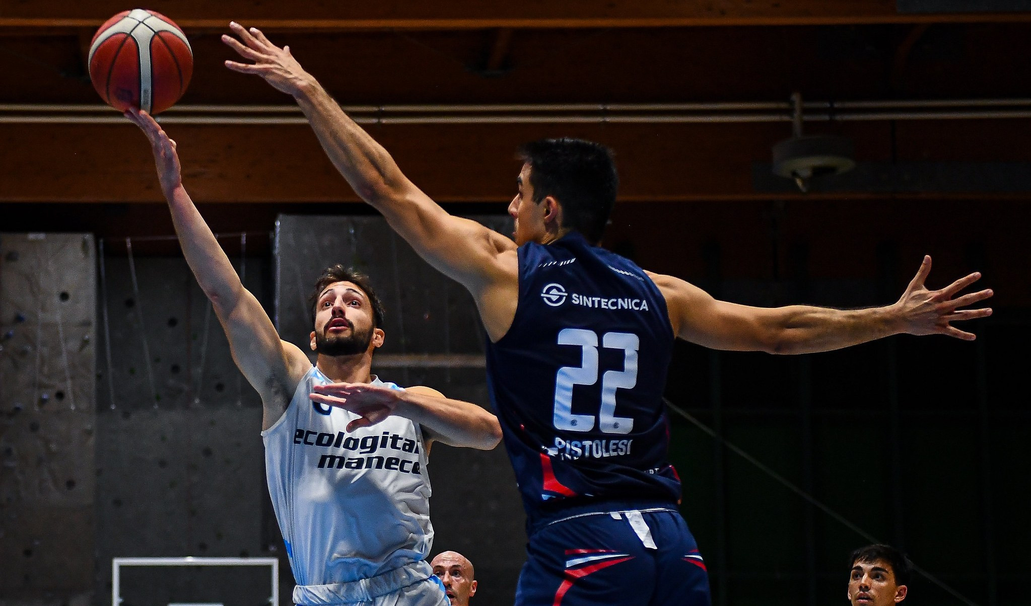 Basket, seconda vittoria in campionato per Sestri: Castelfiorentino battuto 76-93