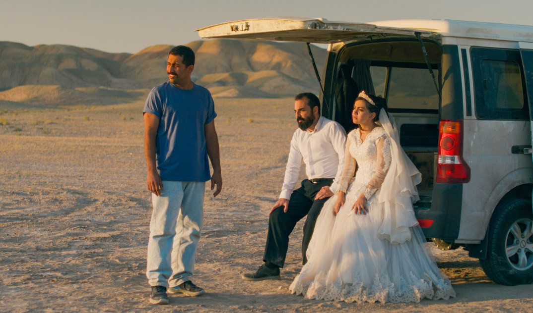 Una scena di 'A simple accident' di Jafar Panahi Un uomo e due donne nel deserto