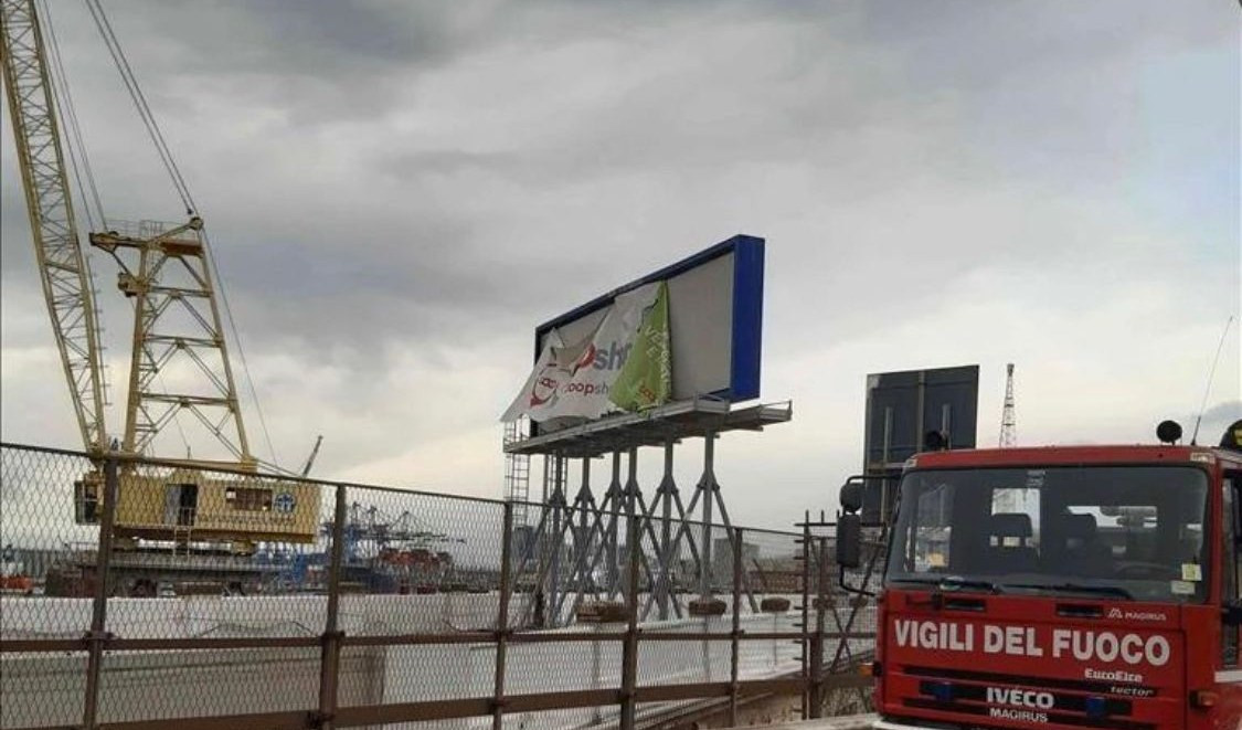 Avviso per vento di burrasca in Liguria, ecco tutti i divieti 