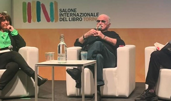 Allo stand ligure Gino Paoli conquista il Salone del Libro di Torino 